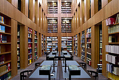 Lesesaal der Folkwang Bibliothek am Campus Essen-Werden.